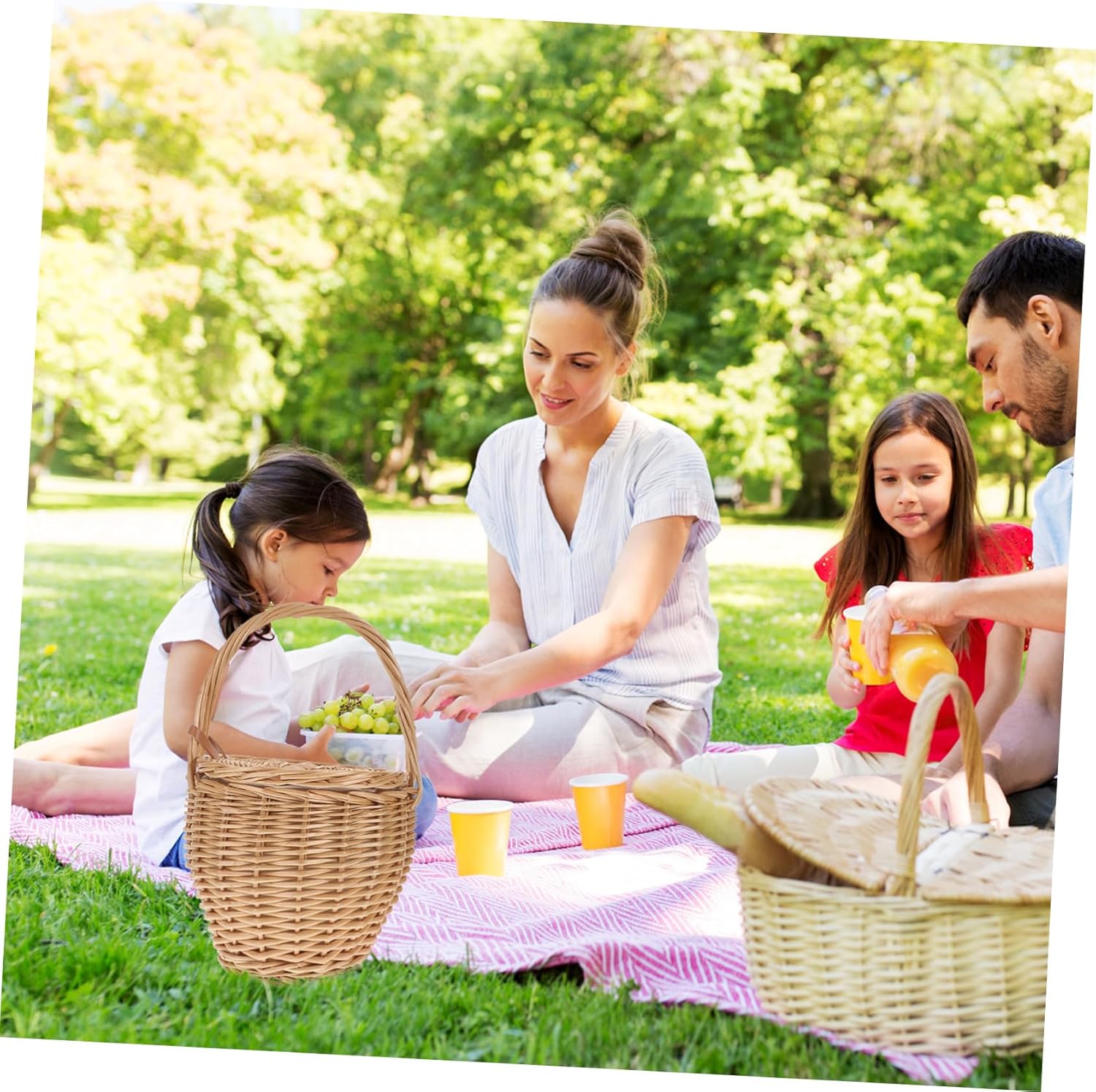 Hand-woven Travel Handbag Fashionable Bohemian Beach Bag for Women Capacity Tote for Parties Shopping and Summer Vacations - Image 8