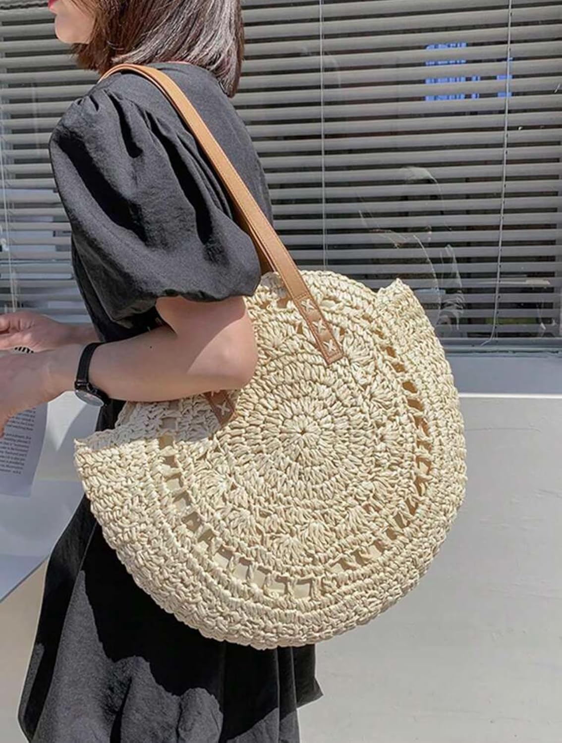 Product image Round Straw Beach Tote Bag, Crochet Summer Handbag with Leather Handles, 16.9 x 16.5 inches - Image 3